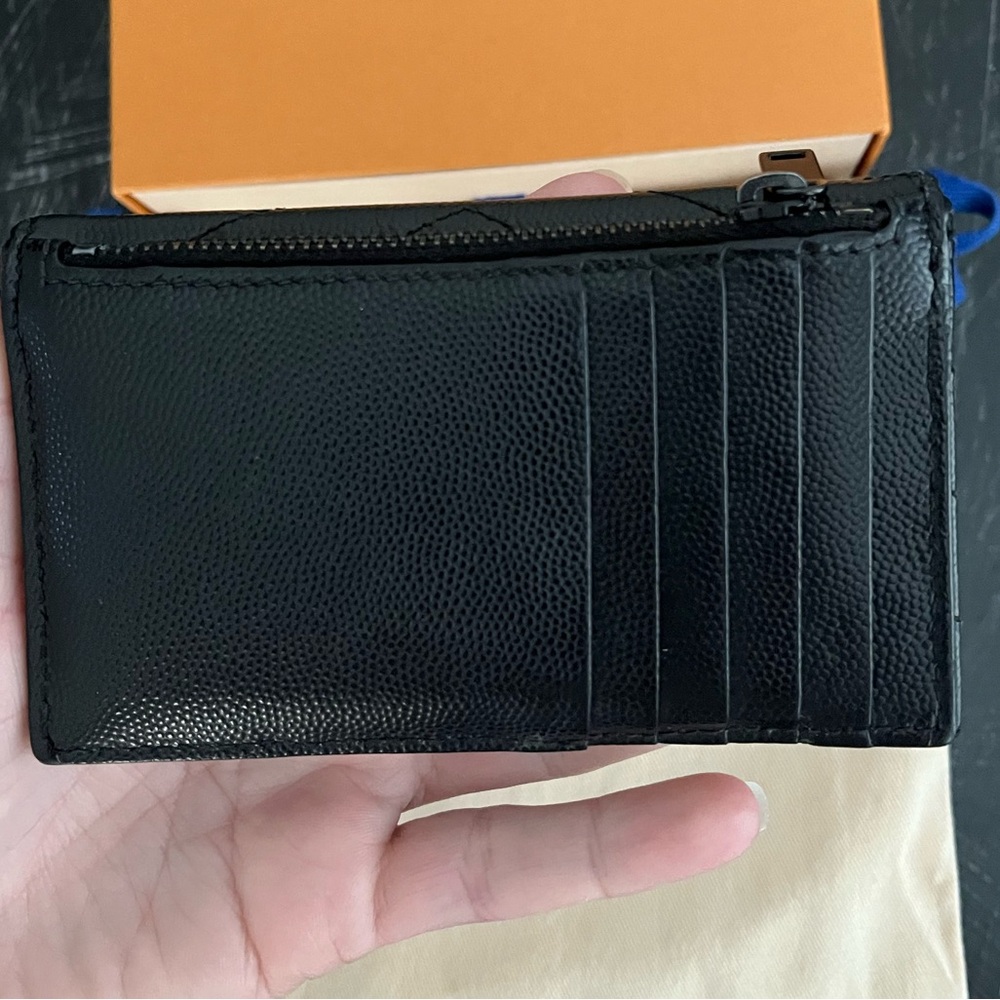 Yves Saint Laurent Black Quilted Wallet - Picture 7 of 17